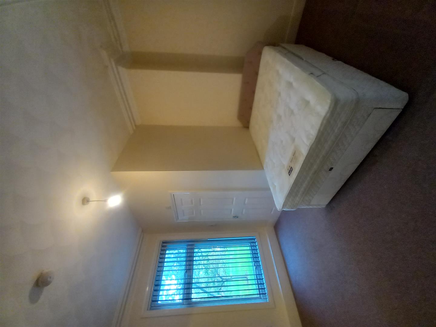 Room 4[1].jpg
